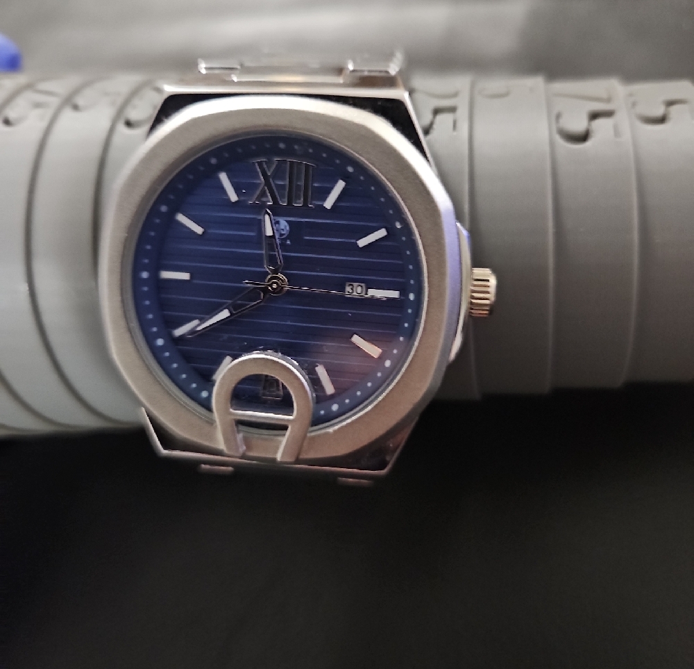 Men's Stainless Steel Watch with Blue Dial And Lucky Horseshoe Logo - Picture 5 of 7